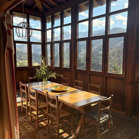 Suzanne & Richard Aparment Apartman Lomeña